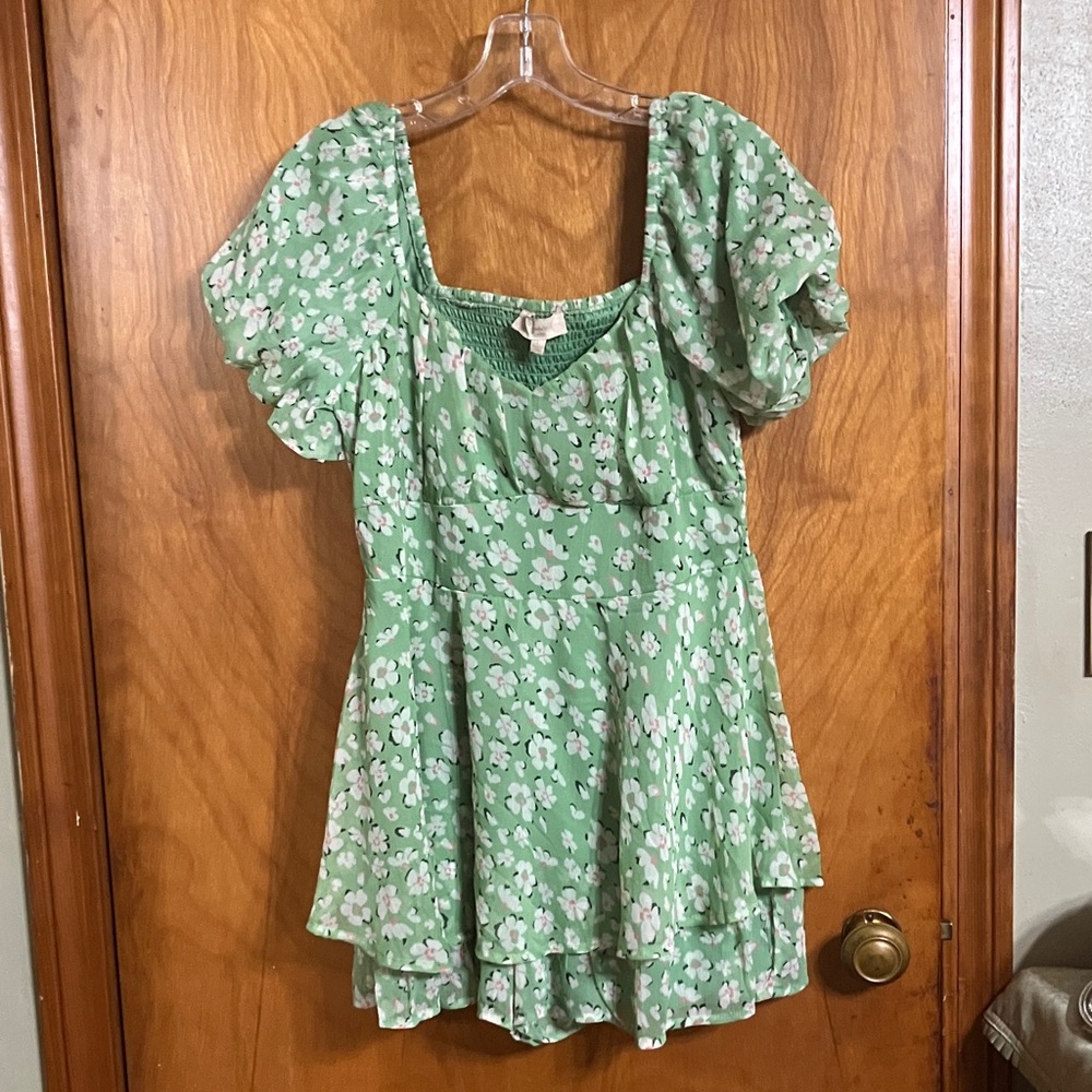 indulge Light Green Floral V Neck Puff Sleeve blouse